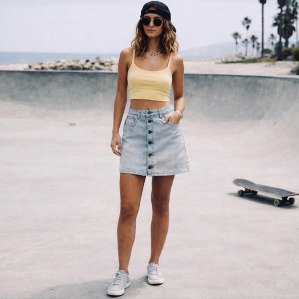 Billabong Women’s light wash Button Up Denim Mini Skirt 30